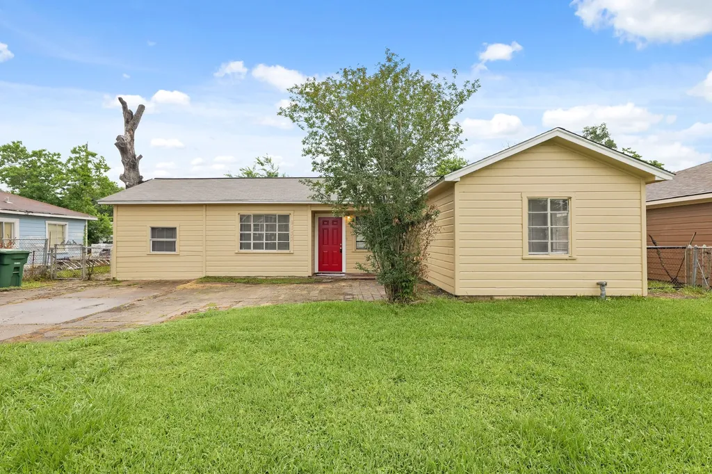 9133 Woodlyn Road Houston TX 77078