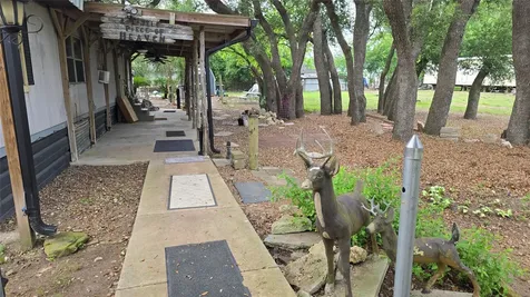 78 Avenue D Van Vleck TX 77482