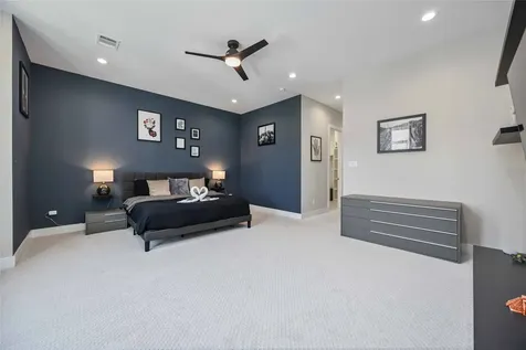 5821 Kansas Street Houston TX 77007