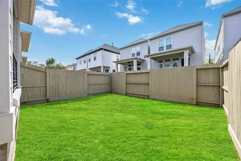 5821 Kansas Street Houston TX 77007