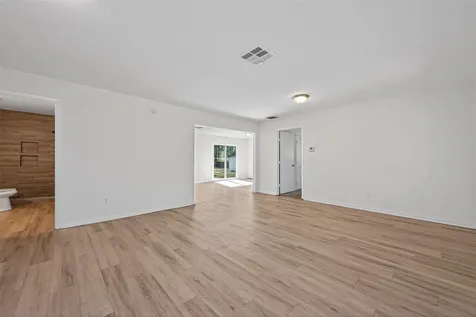170 Walter Drive Cleveland TX 77328