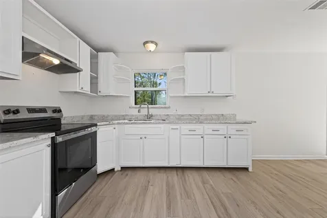 170 Walter Drive Cleveland TX 77328