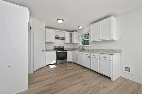170 Walter Drive Cleveland TX 77328