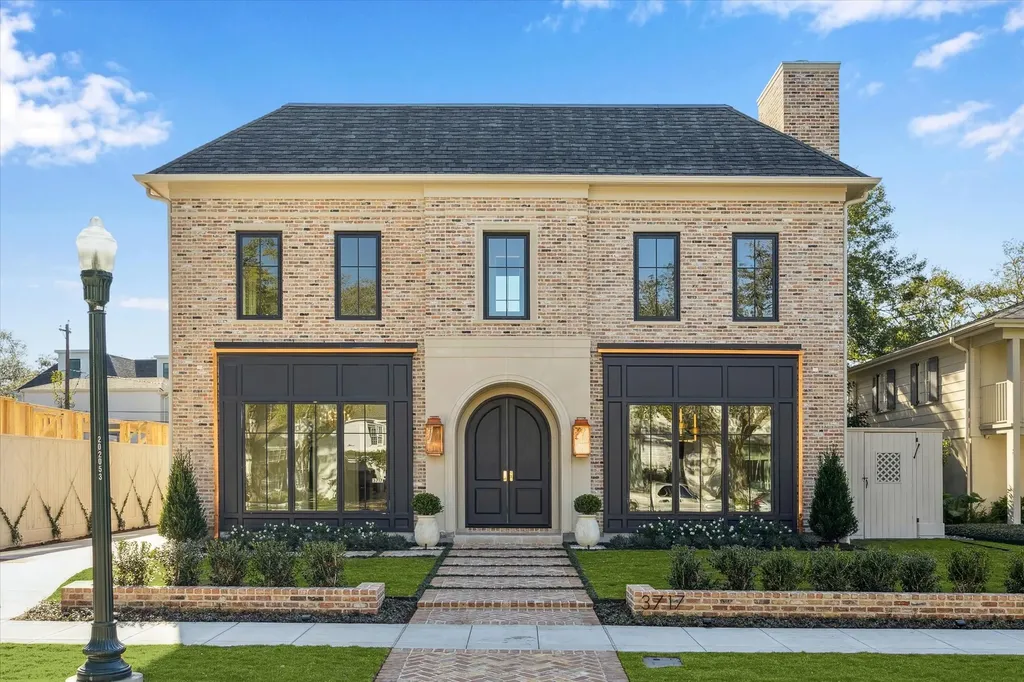 3717 Chevy Chase Drive Houston TX 77019