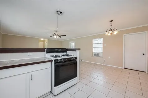 14 Veronica Lane Huntsville TX 77340