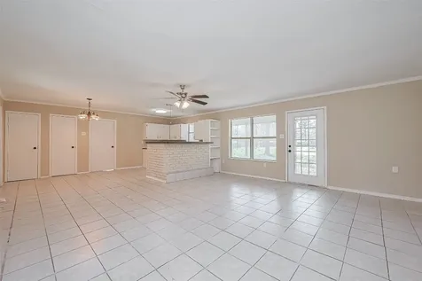 14 Veronica Lane Huntsville TX 77340