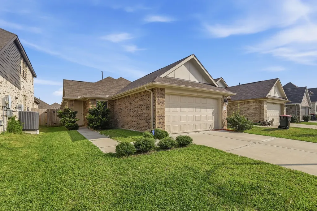 5047 Aspen Orchard Drive Houston TX 77066