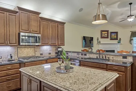 11 S Sandbells Park Lane Montgomery TX 77316