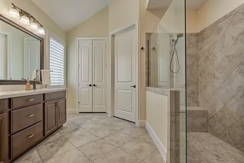 11 S Sandbells Park Lane Montgomery TX 77316