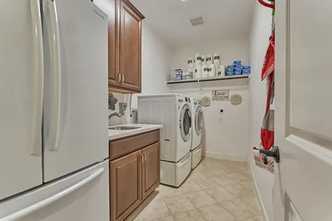 11 S Sandbells Park Lane Montgomery TX 77316