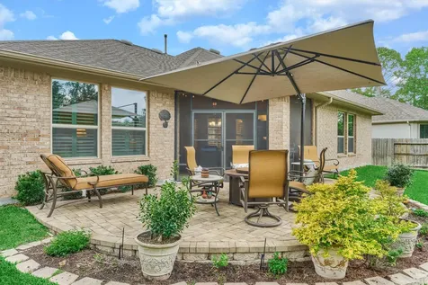 11 S Sandbells Park Lane Montgomery TX 77316