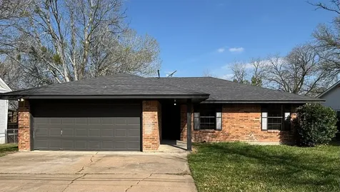 1803 S Park Street Brenham TX 77833