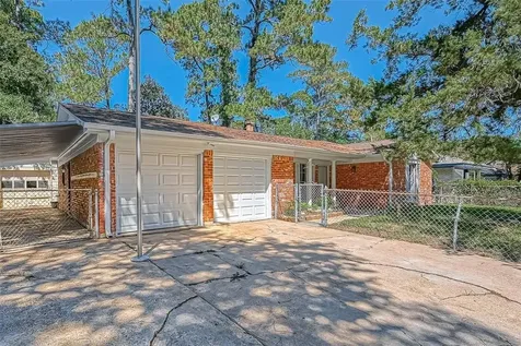 211 Loon River Drive Houston TX 77336