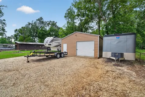 365 County Road 4013 Dayton TX 77535