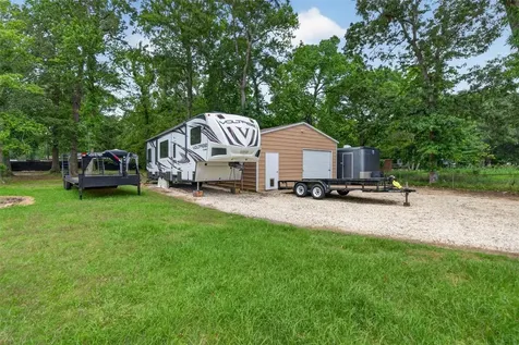 365 County Road 4013 Dayton TX 77535
