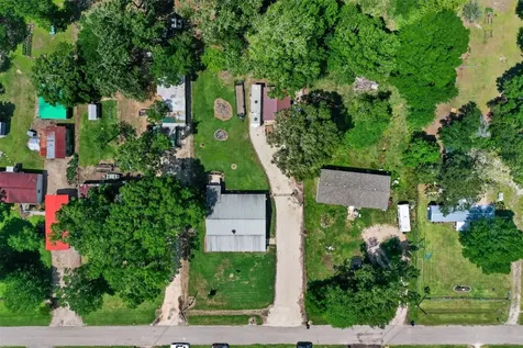 365 County Road 4013 Dayton TX 77535