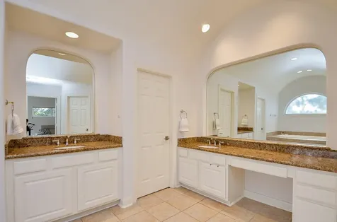 2826 Tudor Manor Houston TX 77082