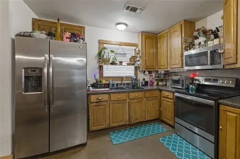 234 Park Drive La Grange TX 78945