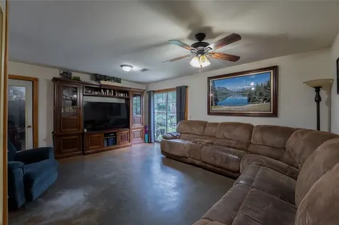 234 Park Drive La Grange TX 78945