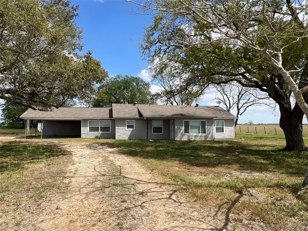 2748 County Road 456 El Campo TX 77437