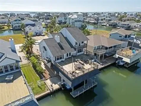 1318 Hawaii Drive Tiki Island TX 77554