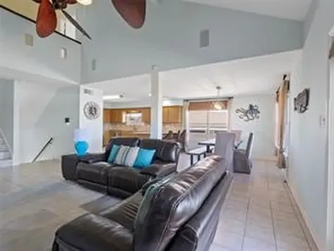 1318 Hawaii Drive Tiki Island TX 77554