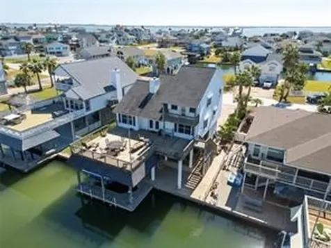 1318 Hawaii Drive Tiki Island TX 77554