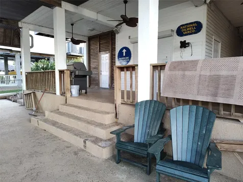 1318 Hawaii Drive Tiki Island TX 77554