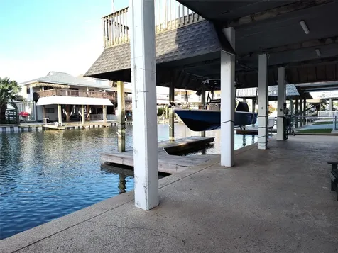 1318 Hawaii Drive Tiki Island TX 77554