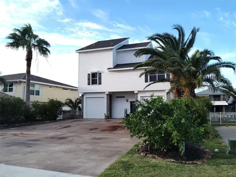 1318 Hawaii Drive Tiki Island TX 77554