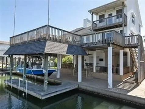 1318 Hawaii Drive Tiki Island TX 77554