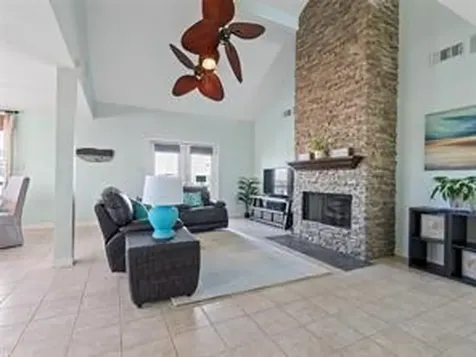 1318 Hawaii Drive Tiki Island TX 77554