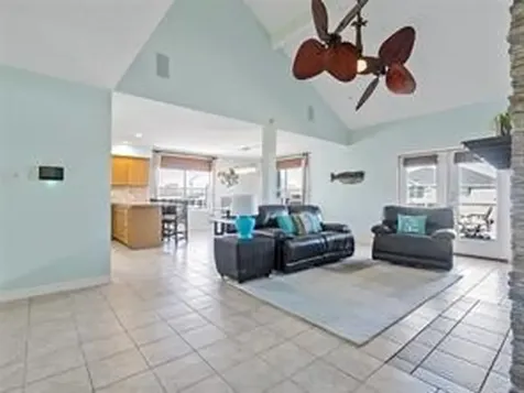 1318 Hawaii Drive Tiki Island TX 77554