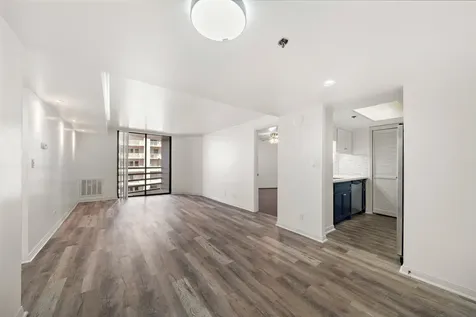 3525 Sage Road 613 Houston TX 77056