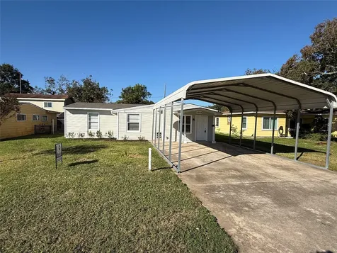 1004 S 2nd Street La Porte TX 77571