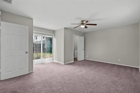 1004 S 2nd Street La Porte TX 77571