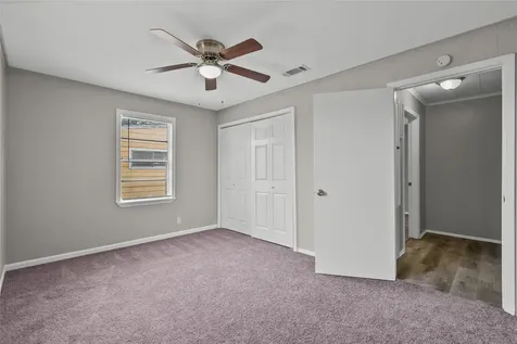 1004 S 2nd Street La Porte TX 77571