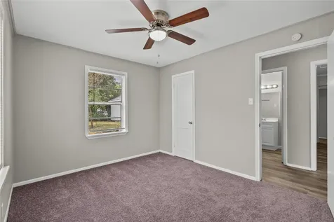 1004 S 2nd Street La Porte TX 77571