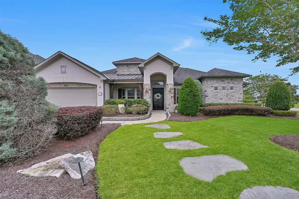 1821 Avery Lane Friendswood TX 77546