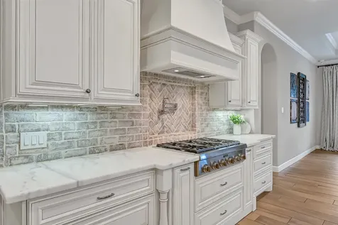 1821 Avery Lane Friendswood TX 77546