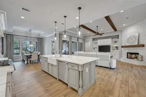 1821 Avery Lane Friendswood TX 77546