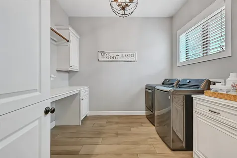 1821 Avery Lane Friendswood TX 77546