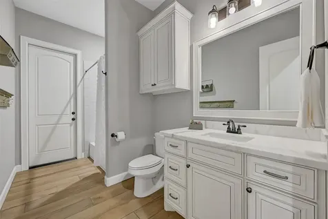 1821 Avery Lane Friendswood TX 77546