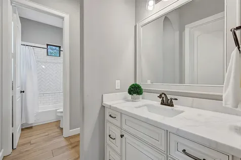 1821 Avery Lane Friendswood TX 77546