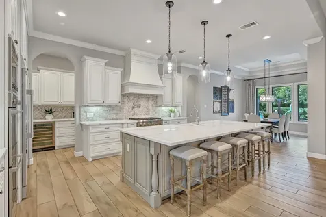 1821 Avery Lane Friendswood TX 77546