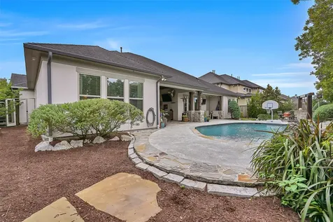 1821 Avery Lane Friendswood TX 77546