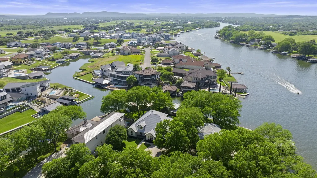 311 River Ranch Road Kingsland TX 78639