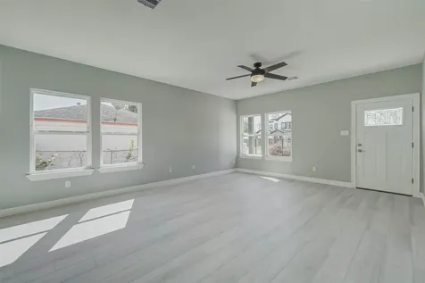 6705 Roanoke Street Houston TX 77028