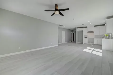 6705 Roanoke Street Houston TX 77028