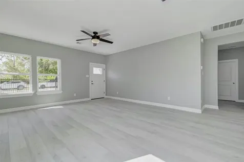 6705 Roanoke Street Houston TX 77028